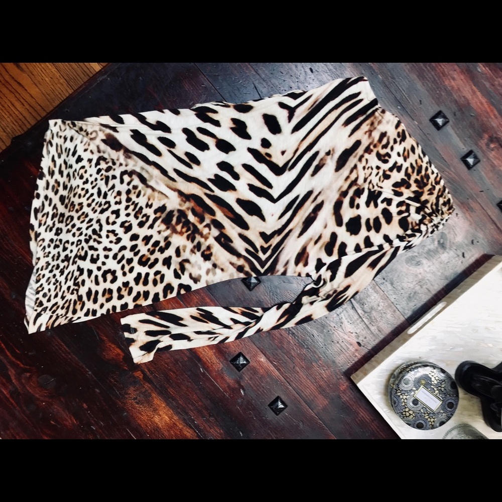 Young Fabulous and Broke LEO off shoulder Dress - Picture 5 of 8